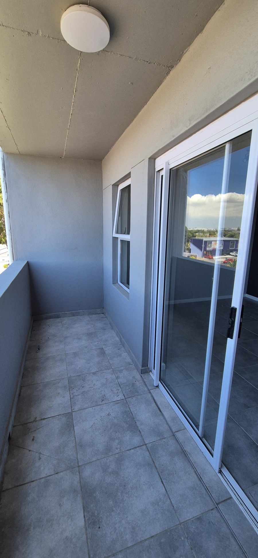 1 Bedroom Property for Sale in Table View Western Cape